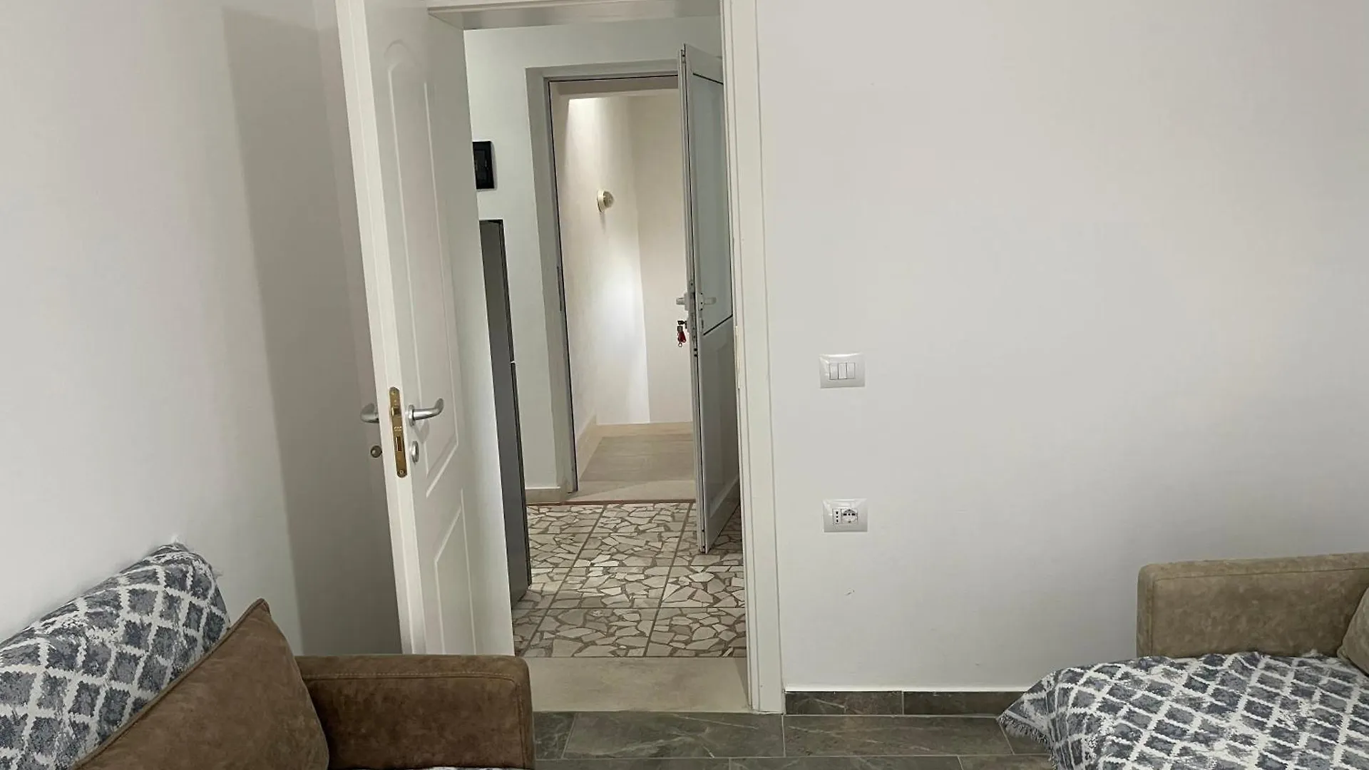 City Center & Near Lungomare Guest House Vlore Apartment